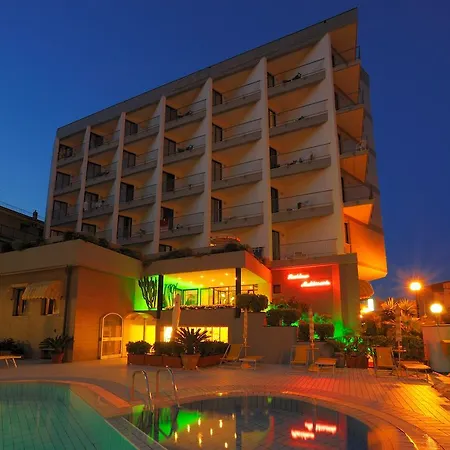 Aparthotel Mediterranee 4*
