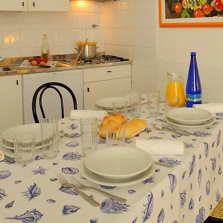 מלון דירות Mediterranee 4*