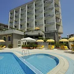 Aparthotel Mediterranée 4*