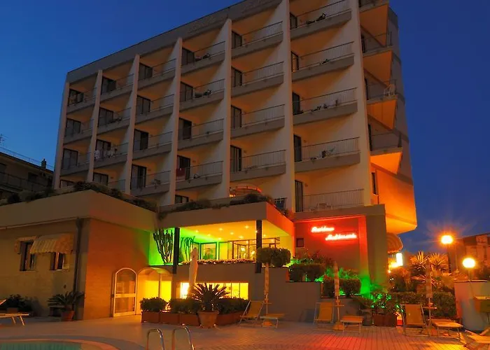 شقة فندقية Mediterranee 4*